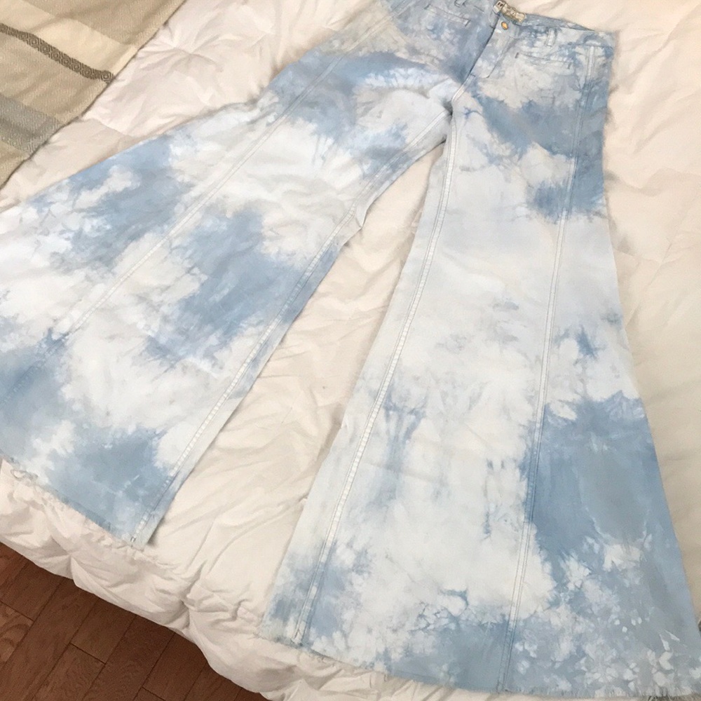 Free People extreme Flare jeans, cloud print, sz27